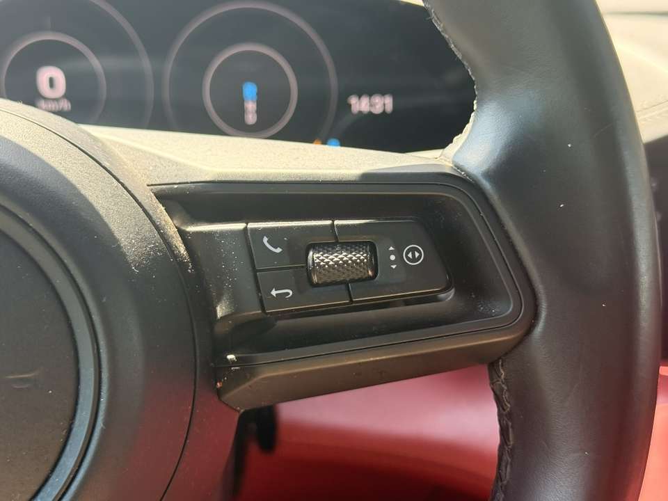 Porsche Taycan - Imagem 13