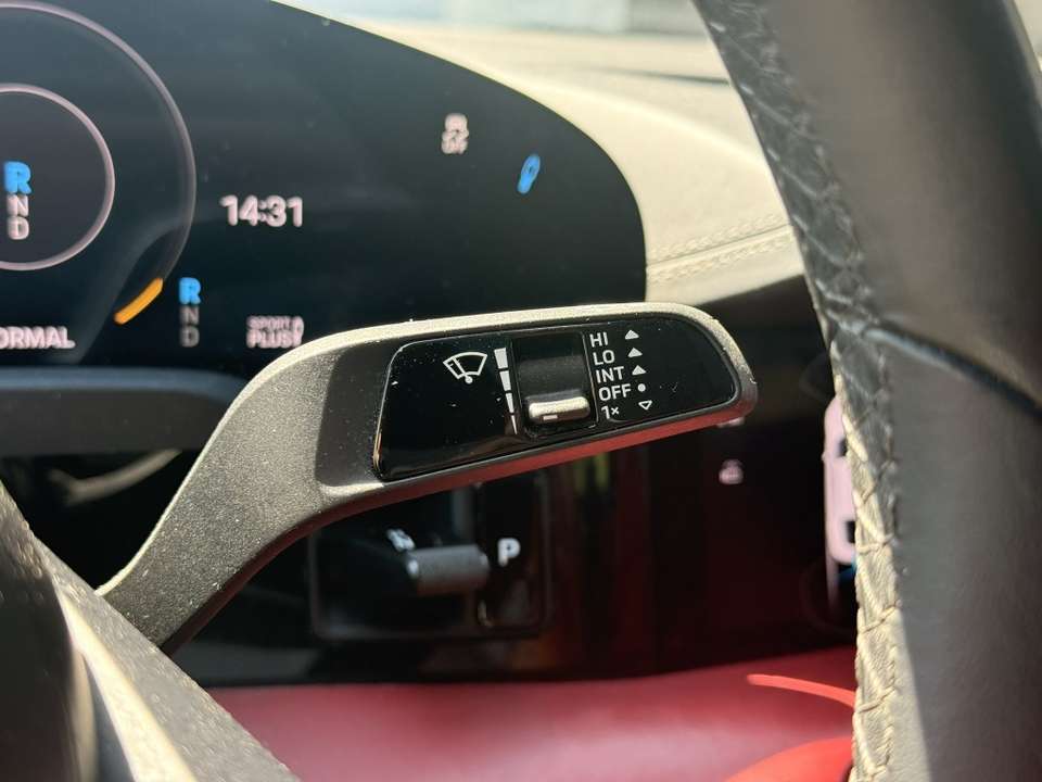 Porsche Taycan - Imagem 15