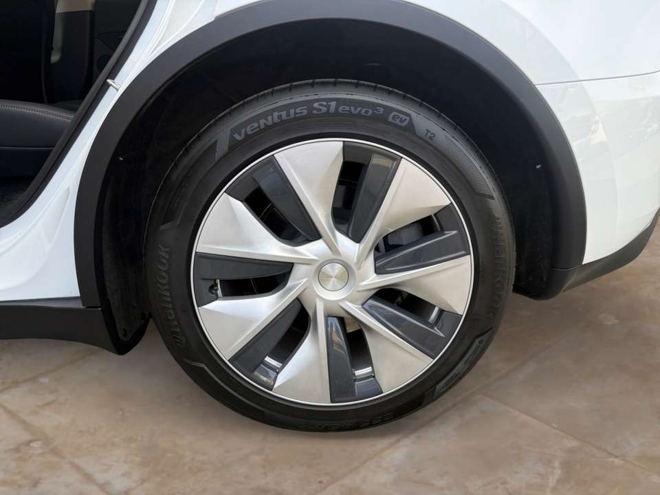 Tesla Model Y - Imagem 18