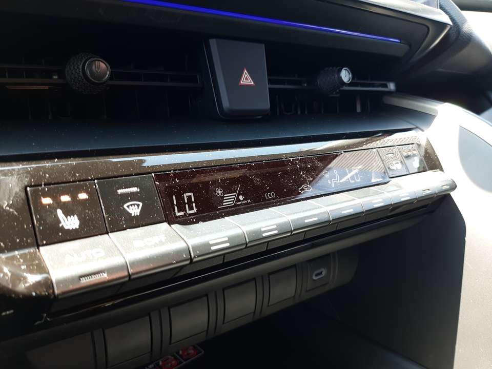 Toyota C-HR - Imagem 12