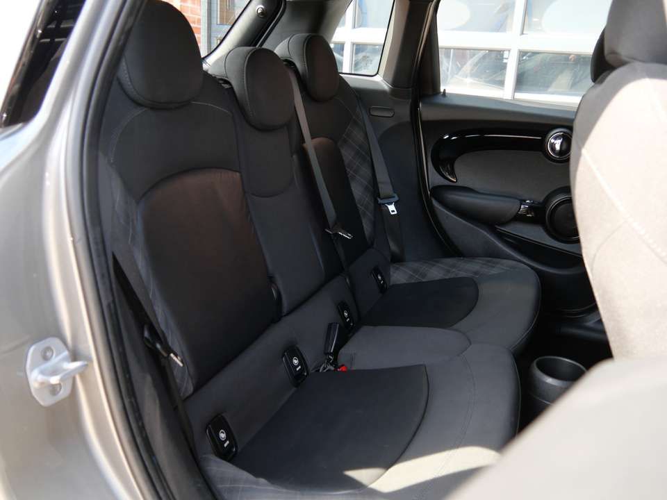 MINI Cooper - Imagem 18