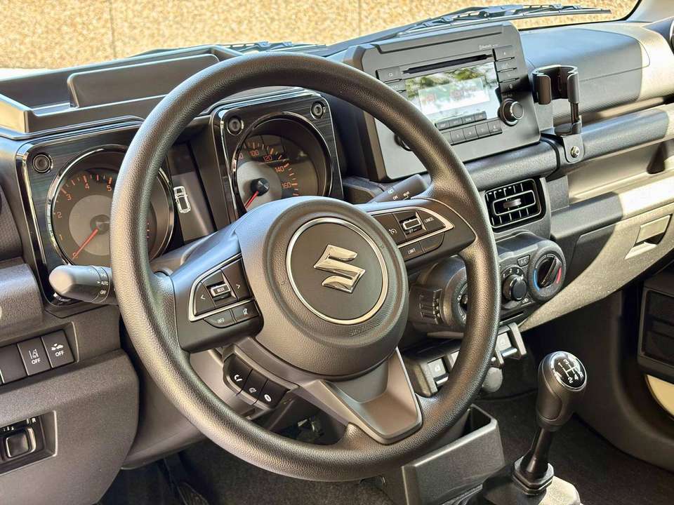 Suzuki Jimny - Imagem 4