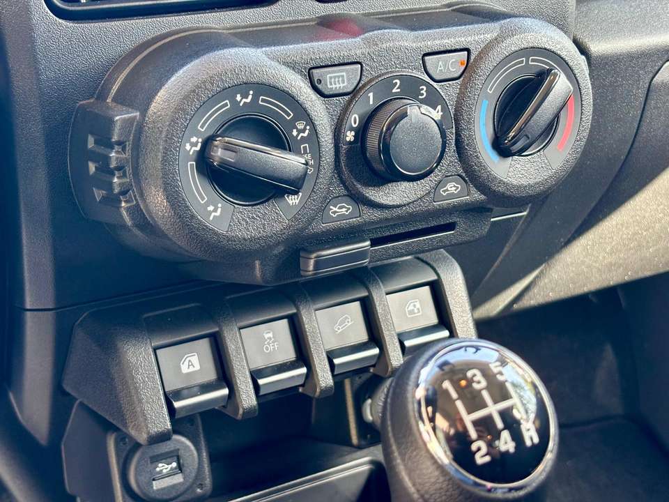 Suzuki Jimny - Imagem 8