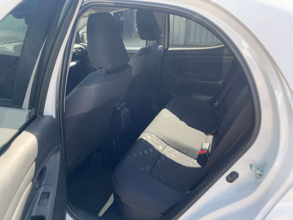 Toyota Yaris - Imagem 11