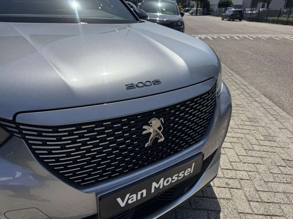 Peugeot e-2008 - Imagem 8