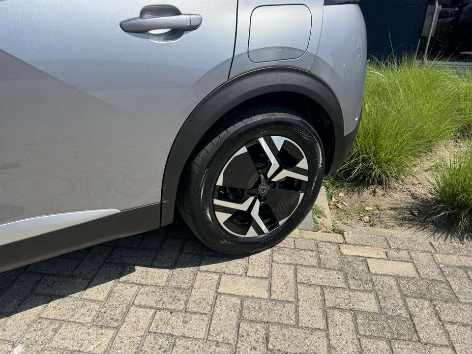 Peugeot e-2008 - Imagem 11