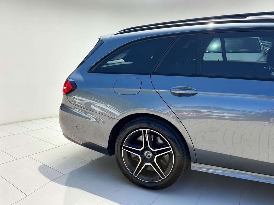 Mercedes-Benz E 300 - Imagem 5