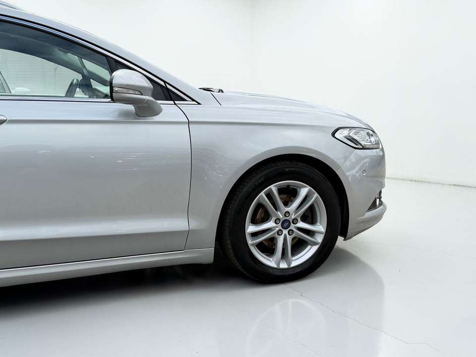 Ford Mondeo - Imagem 7