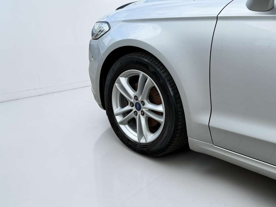 Ford Mondeo - Imagem 12