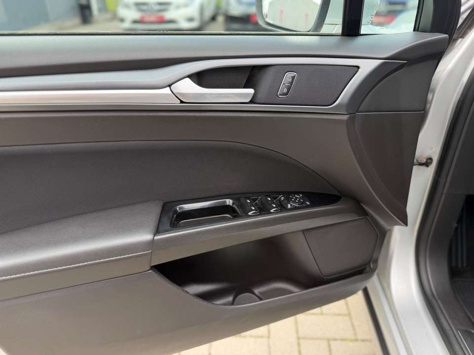 Ford Mondeo - Imagem 13