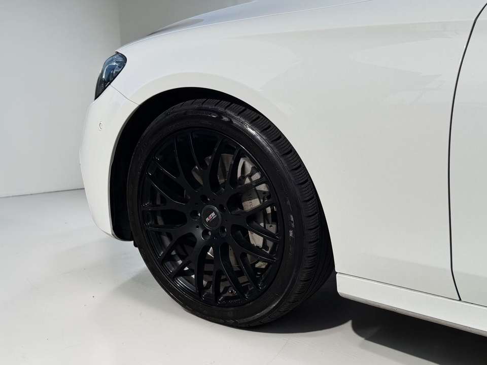 Mercedes-Benz E 220 - Imagem 13