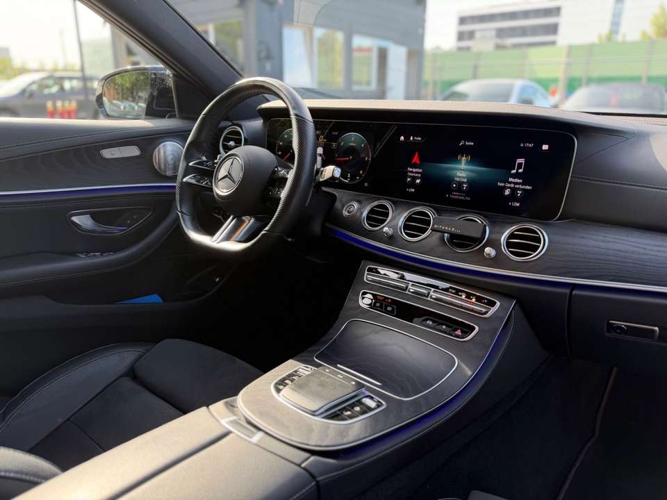 Mercedes-Benz E 220 - Imagem 14