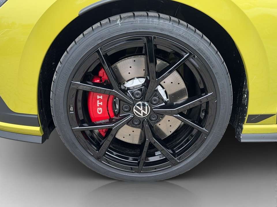 Volkswagen Golf - Imagem 18