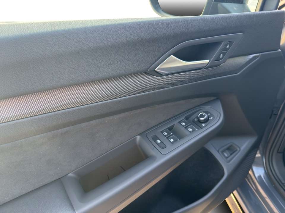 Volkswagen Golf Variant - Imagem 12