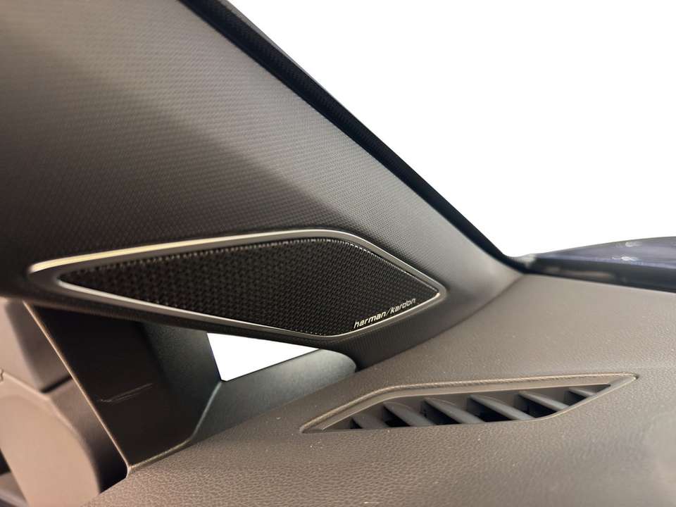 Volkswagen Golf R - Imagem 12