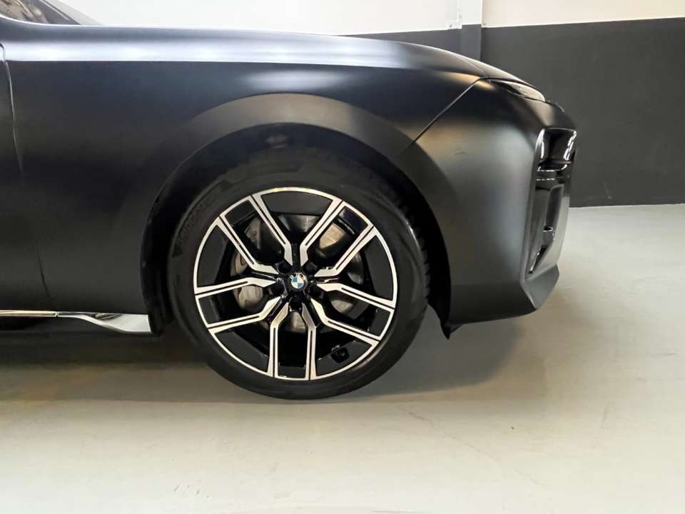 BMW i7 - Imagem 10
