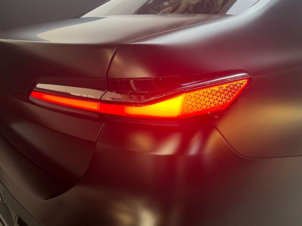 BMW i7 - Imagem 11