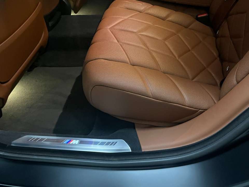 BMW i7 - Imagem 15