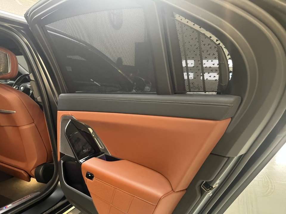 BMW i7 - Imagem 18