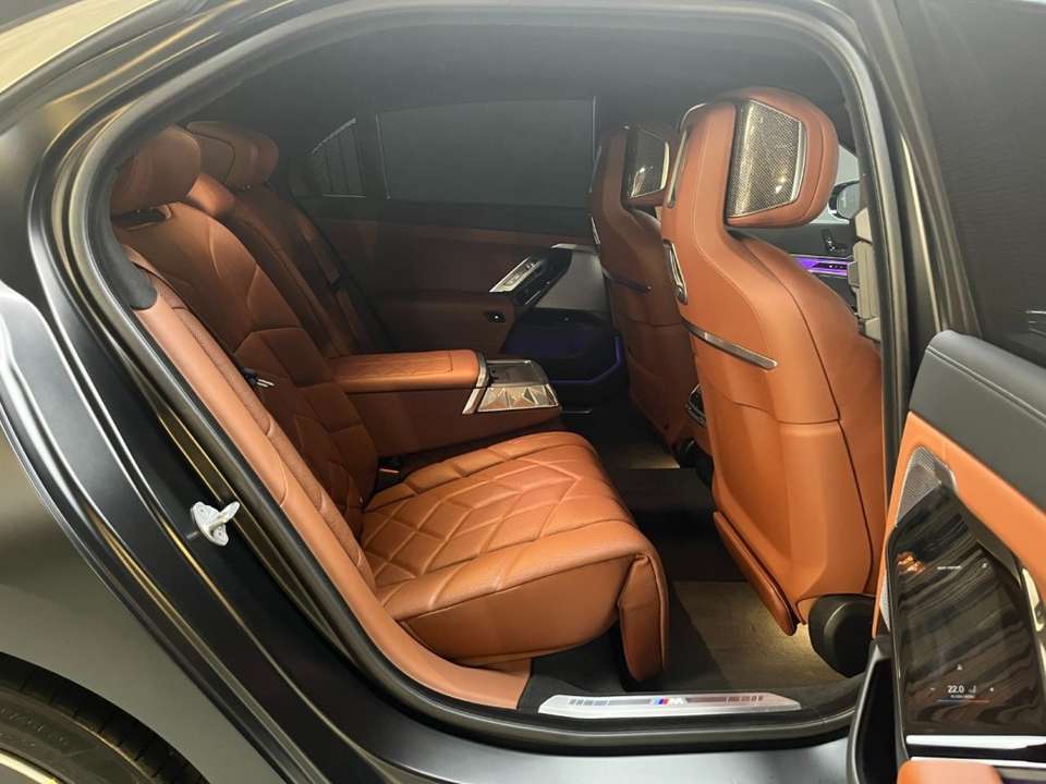 BMW i7 - Imagem 19