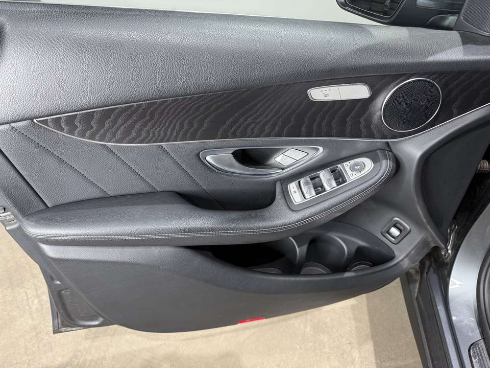 Mercedes-Benz GLC 220 - Imagem 13