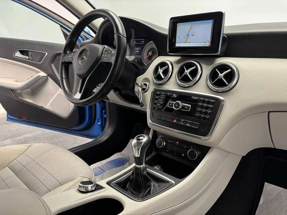 Mercedes-Benz A 180 - Imagem 12