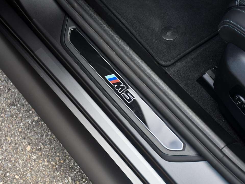 BMW M5 - Imagem 11