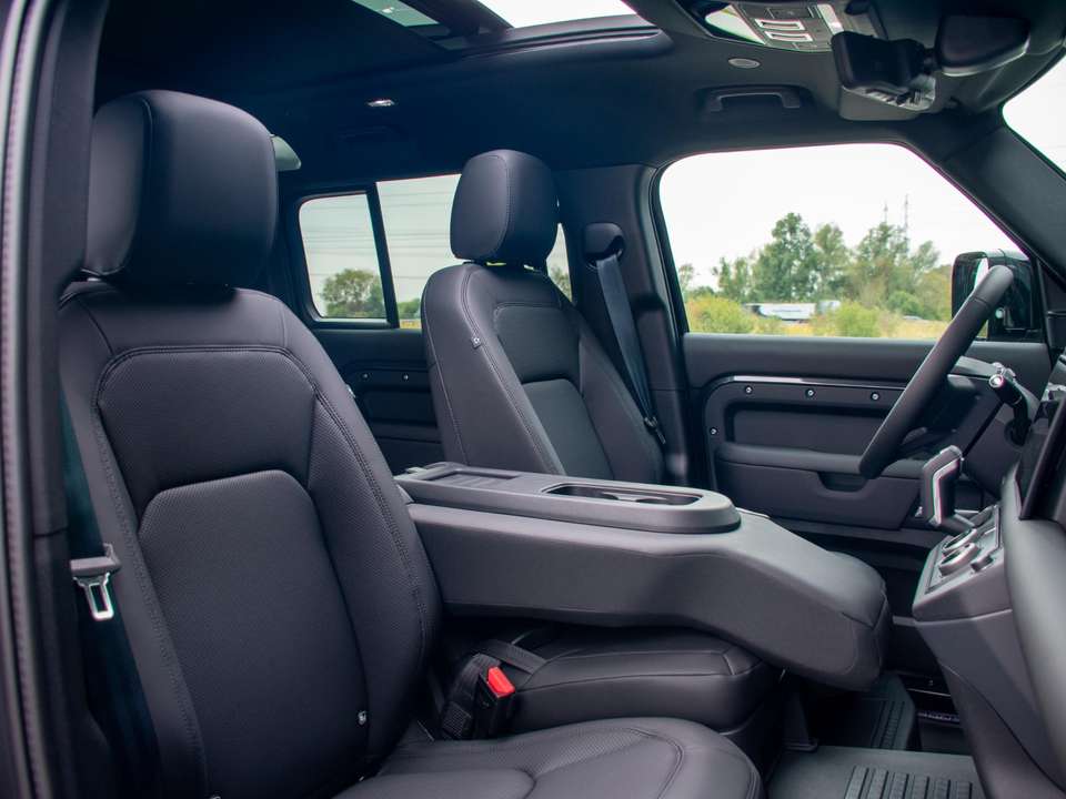 Land Rover Defender - Imagem 15