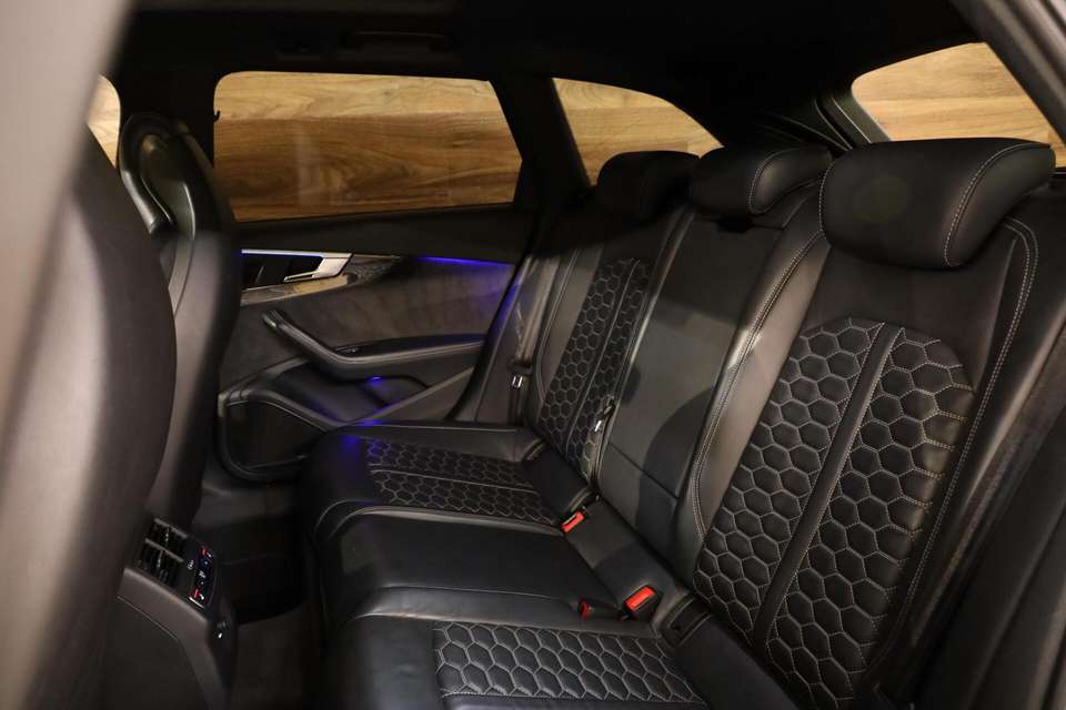 Audi RS4 - Imagem 11
