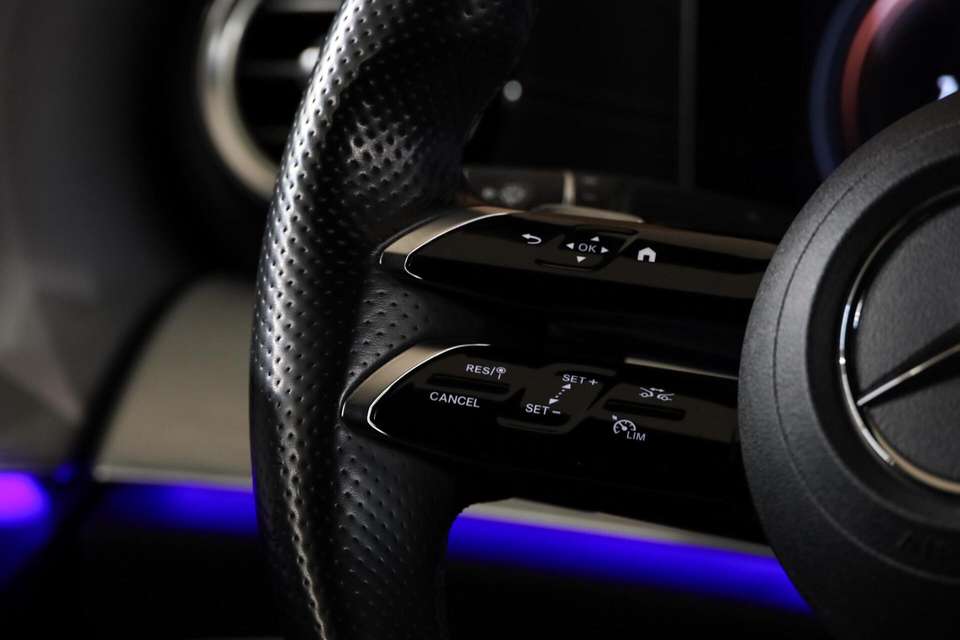 Mercedes-Benz E 300 - Imagem 14