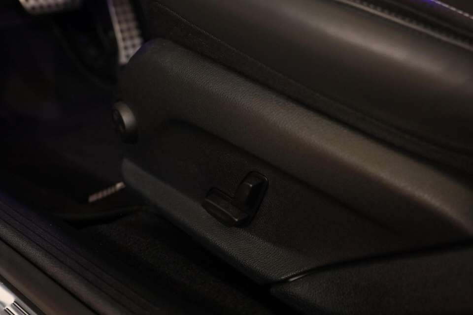 Mercedes-Benz E 300 - Imagem 19