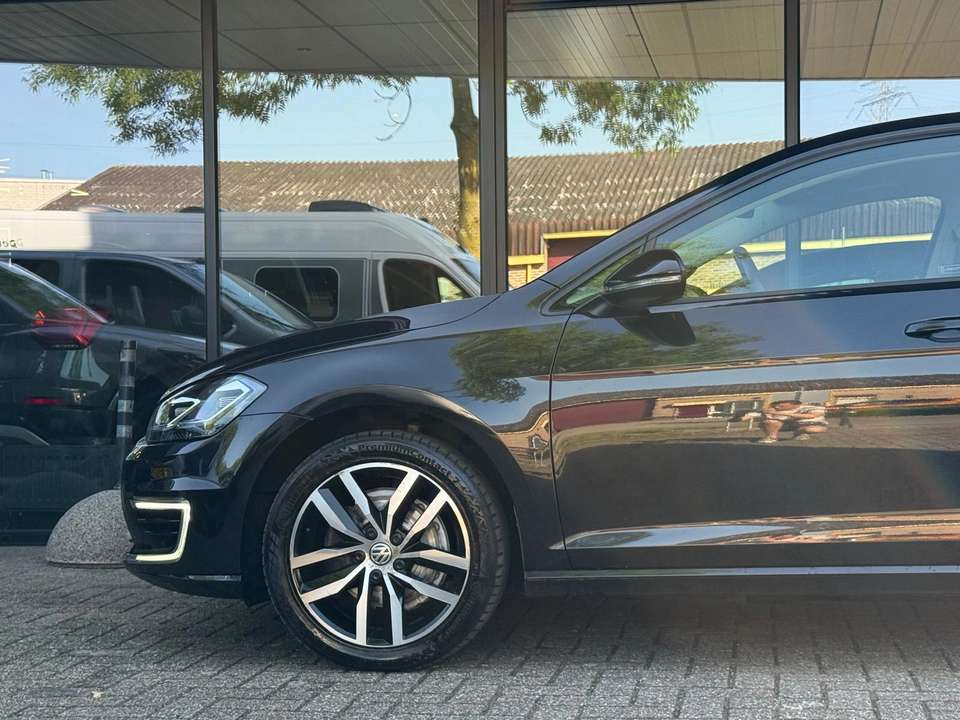 Volkswagen e-Golf - Imagem 9
