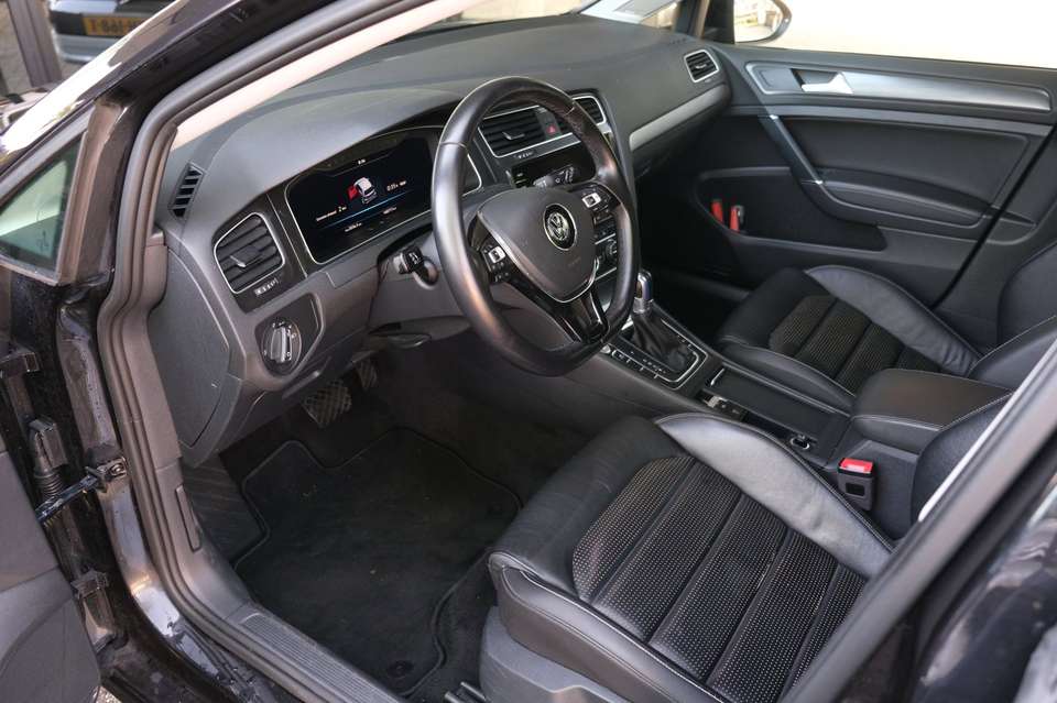 Volkswagen e-Golf - Imagem 14