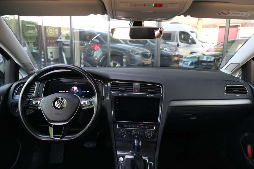 Volkswagen e-Golf - Imagem 17