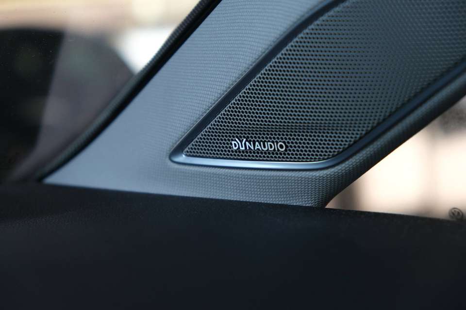 Volkswagen e-Golf - Imagem 18