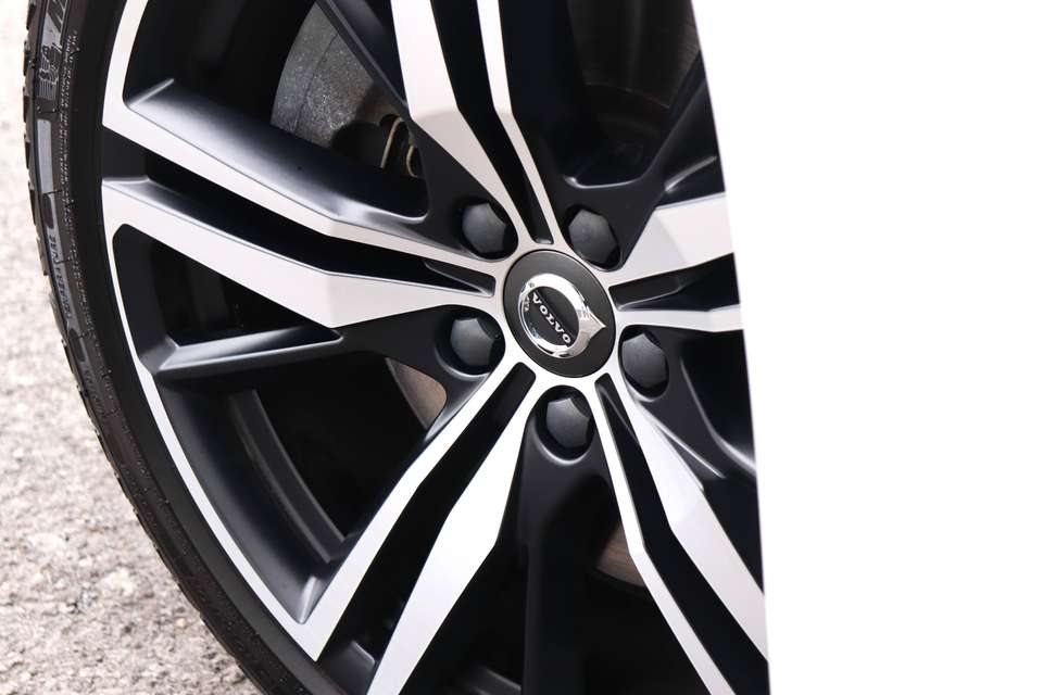 Volvo V60 - Imagem 2