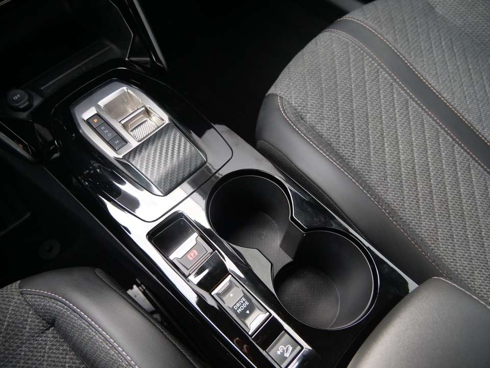 Peugeot 2008 - Imagem 12