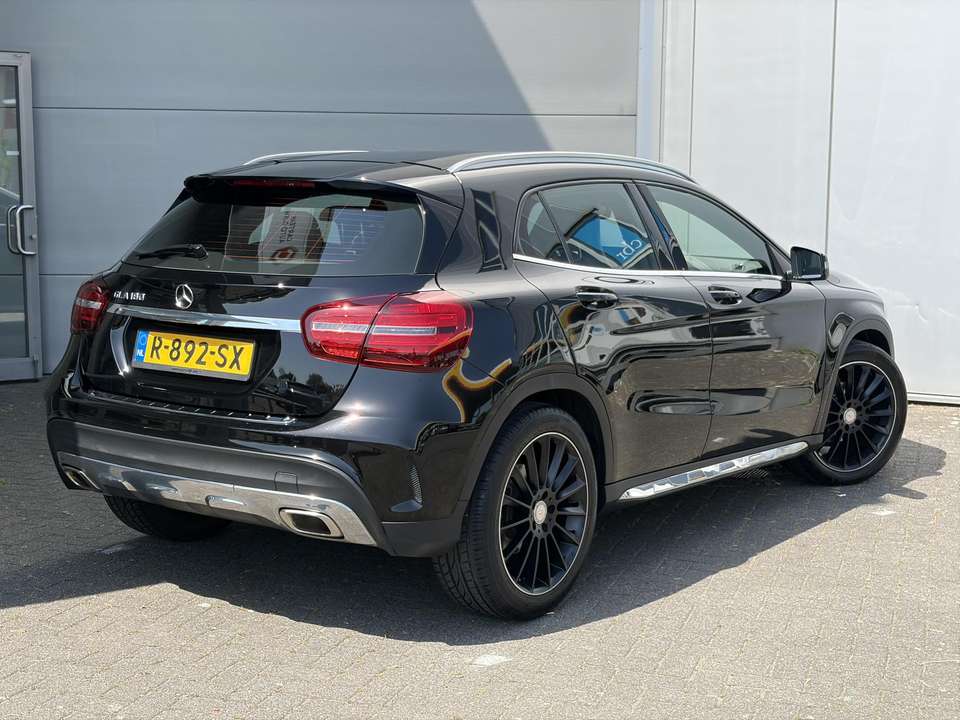 Mercedes-Benz GLA 180 - Imagem 2