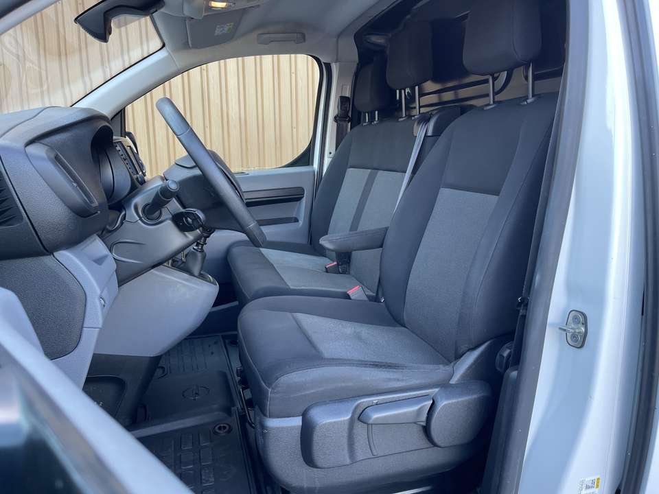 Opel Vivaro - Imagem 10
