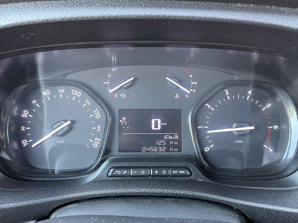 Opel Vivaro - Imagem 12