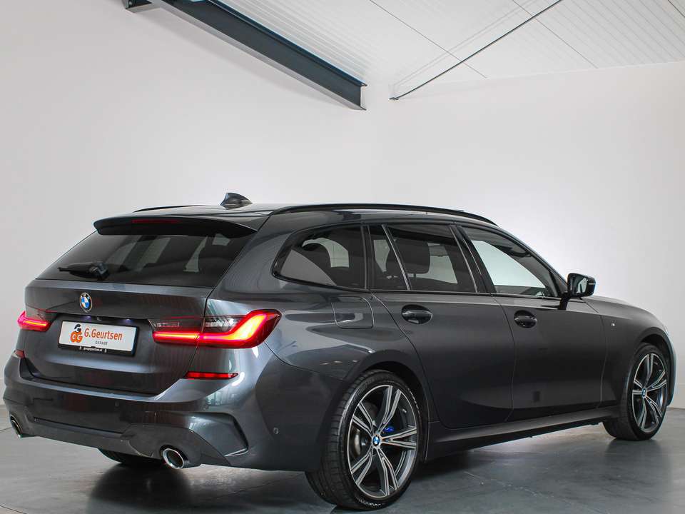 BMW 330 - Imagem 2