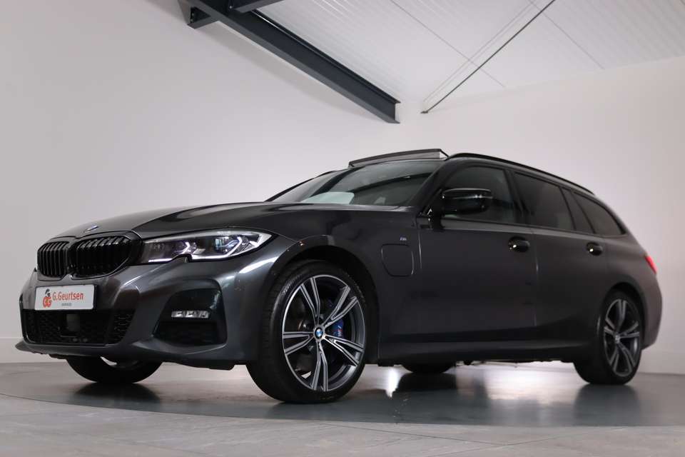 BMW 330 - Imagem 9