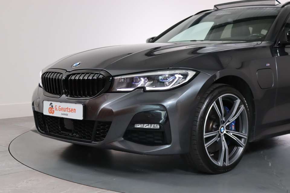 BMW 330 - Imagem 10