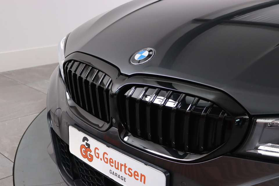 BMW 330 - Imagem 12