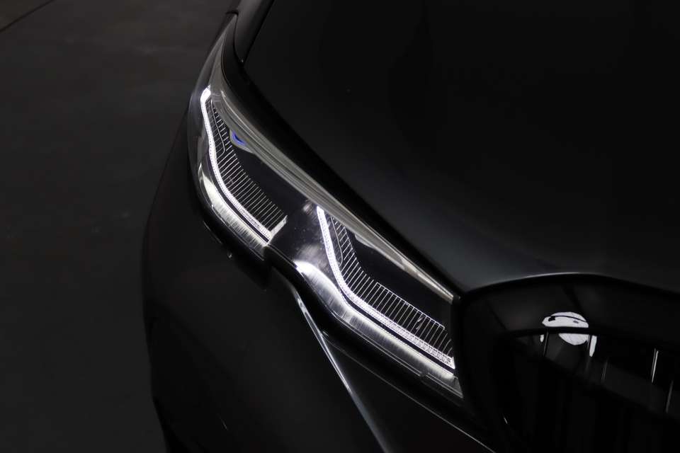 BMW 330 - Imagem 13