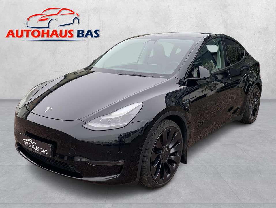 Tesla Model Y - Imagem 1