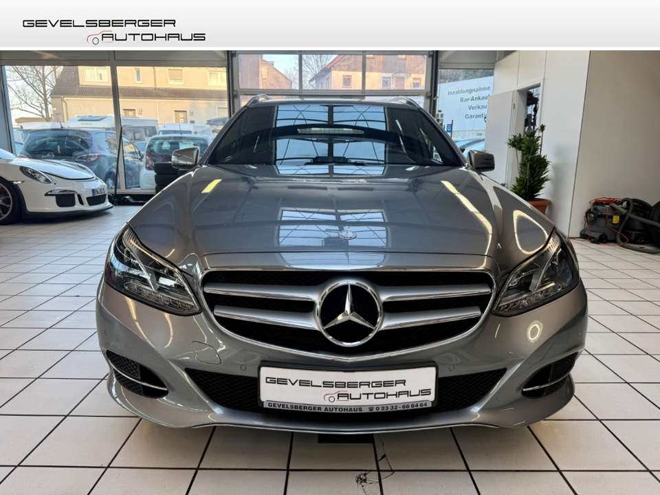 Mercedes-Benz E 200 - Imagem 2