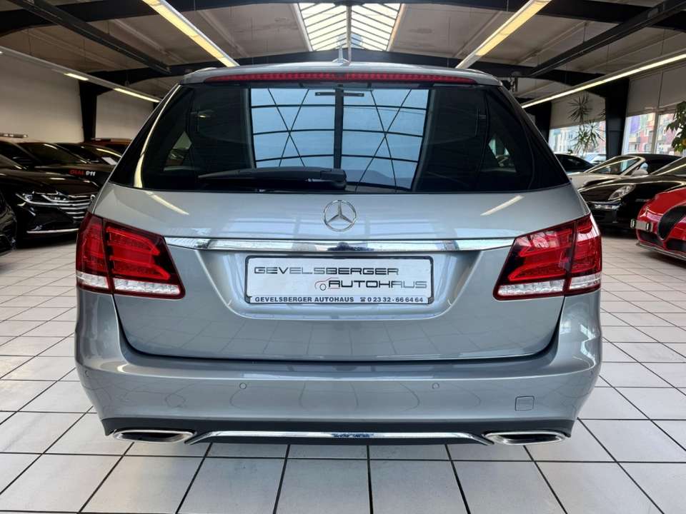 Mercedes-Benz E 200 - Imagem 6