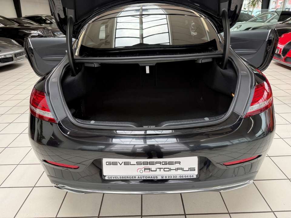 Mercedes-Benz C 180 - Imagem 13
