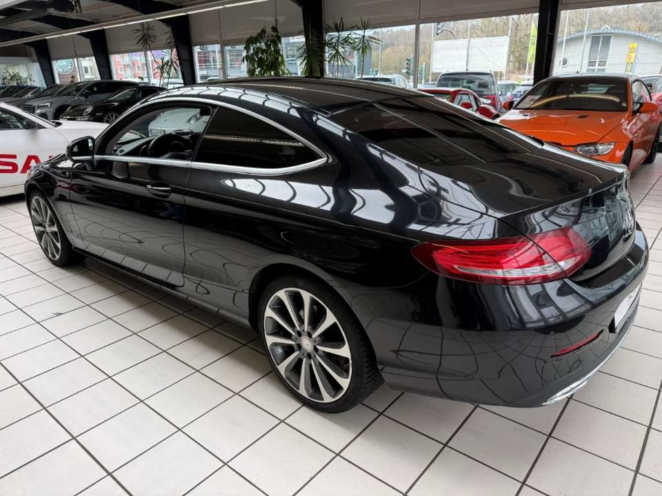 Mercedes-Benz C 180 - Imagem 15